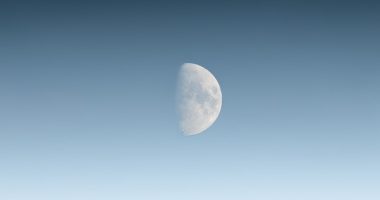 Luna Nueva en Géminis 2025: Ritual, Signos Favoritos y Cómo Aprovechar su Energía