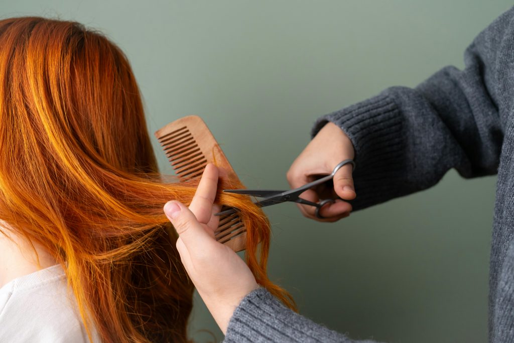 Fechas ideales y desfavorables para cortar el cabello en junio 2025